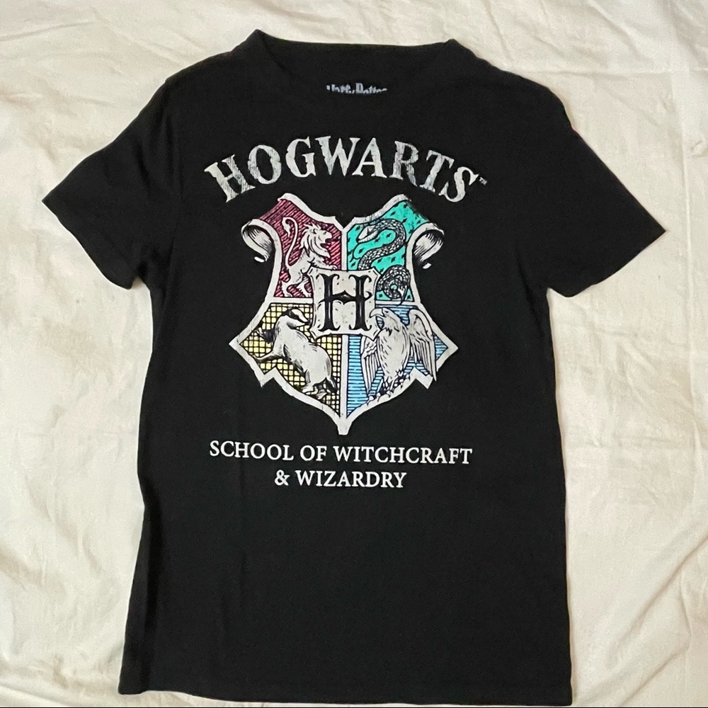 Harry Potter The 4 Houses of HOGWARTS Graphic T-Shirt Sz. XS OFFICIAL- EUC